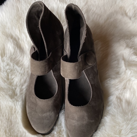 ARCHE WOMEN SUPER CUTE MARY-JANE STYLE BROWN SUEDE HERL SHOE SIZE 40 - Picture 7 of 9